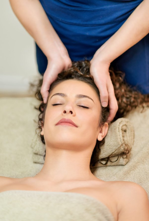 Devenir masseur en Suisse : formation et bien-être avec RFormation